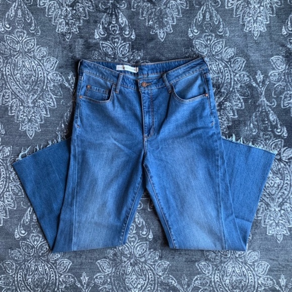 Anthro Pilcro High Rise Cropped Flare Raw Hem Jean - Picture 3 of 15